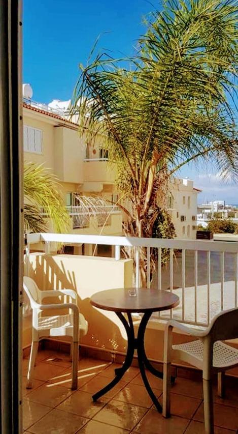 פאראלימני Armstrong Apartment מראה חיצוני תמונה